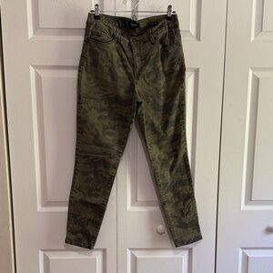 Nine West Olive Green Camo Skinny Jeans